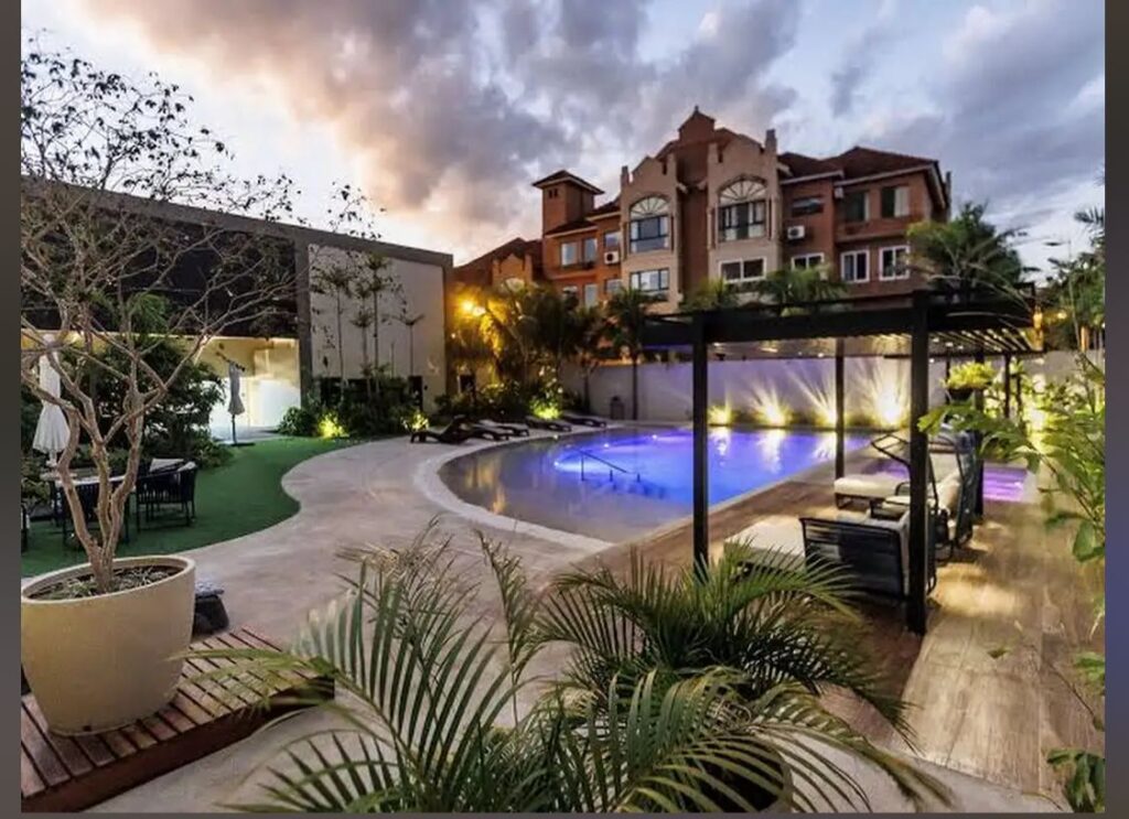 bf98463f-4826-4d43-8642-5620caa57195