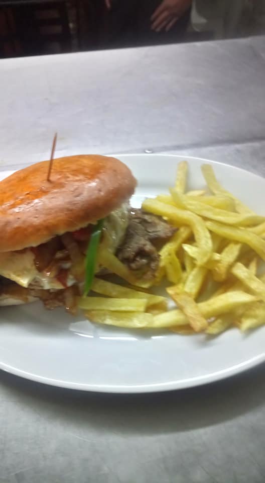 40004160_2025375944174057_2272777585010147328_n