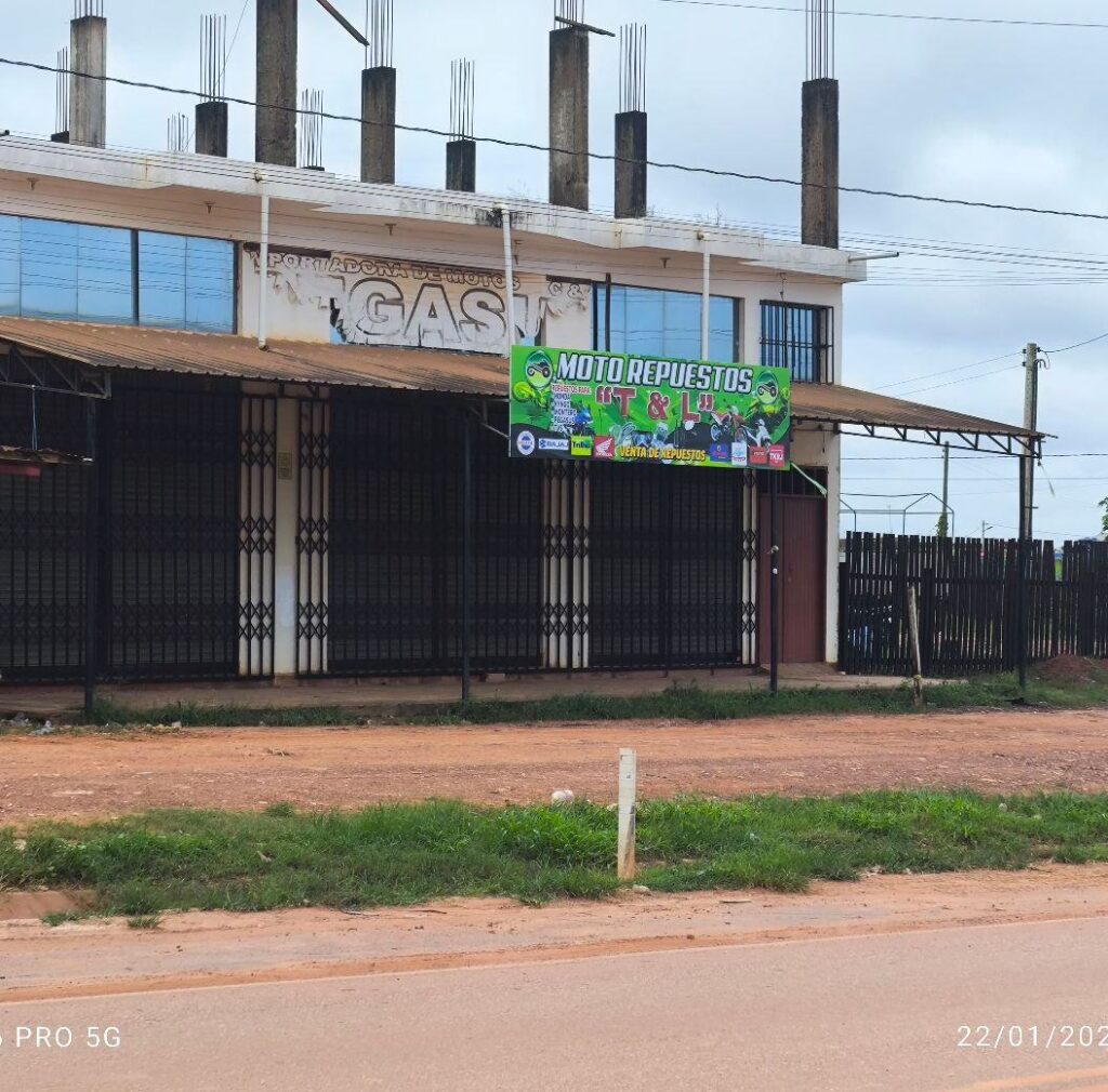 Moto Repuestos T & L