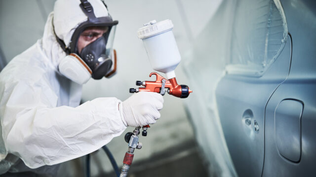 car autompbilr painting in chamber